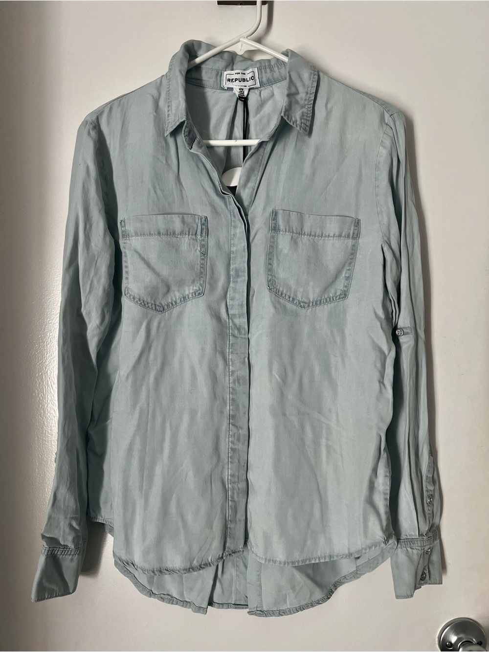 For The Republic Women’s Pale Blue Casual Button-Down Shirt - M